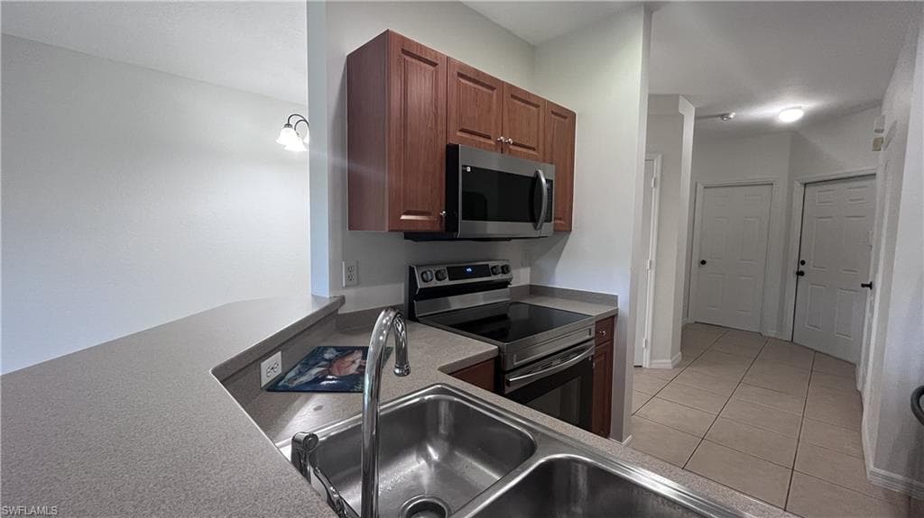 1374 Weeping Willow CT CAPE CORAL, FL 33909