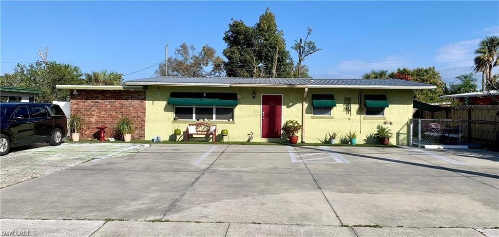 3081 Central AVE FORT MYERS, FL 33901