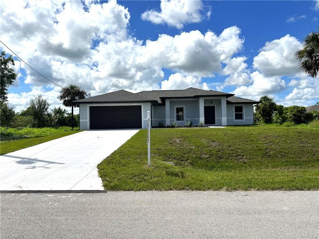 2913 26th ST W LEHIGH ACRES, FL 33971