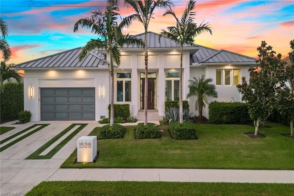 1528 Buccaneer CT MARCO ISLAND, FL 34145