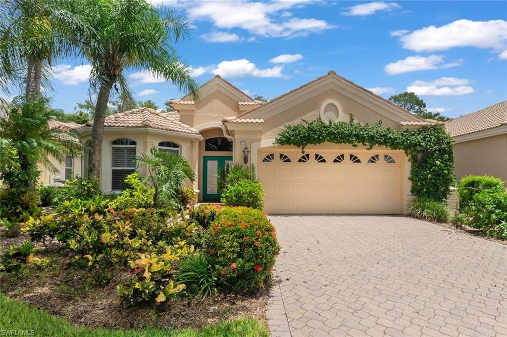 9190 Troon Lakes DR NAPLES, FL 34109
