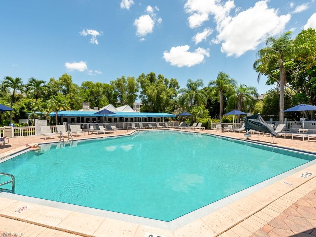 600 Neapolitan WAY 251 NAPLES, FL 34103