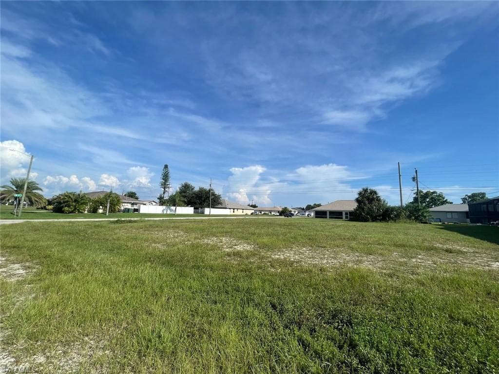 428 SE 7th ST CAPE CORAL, FL 33990