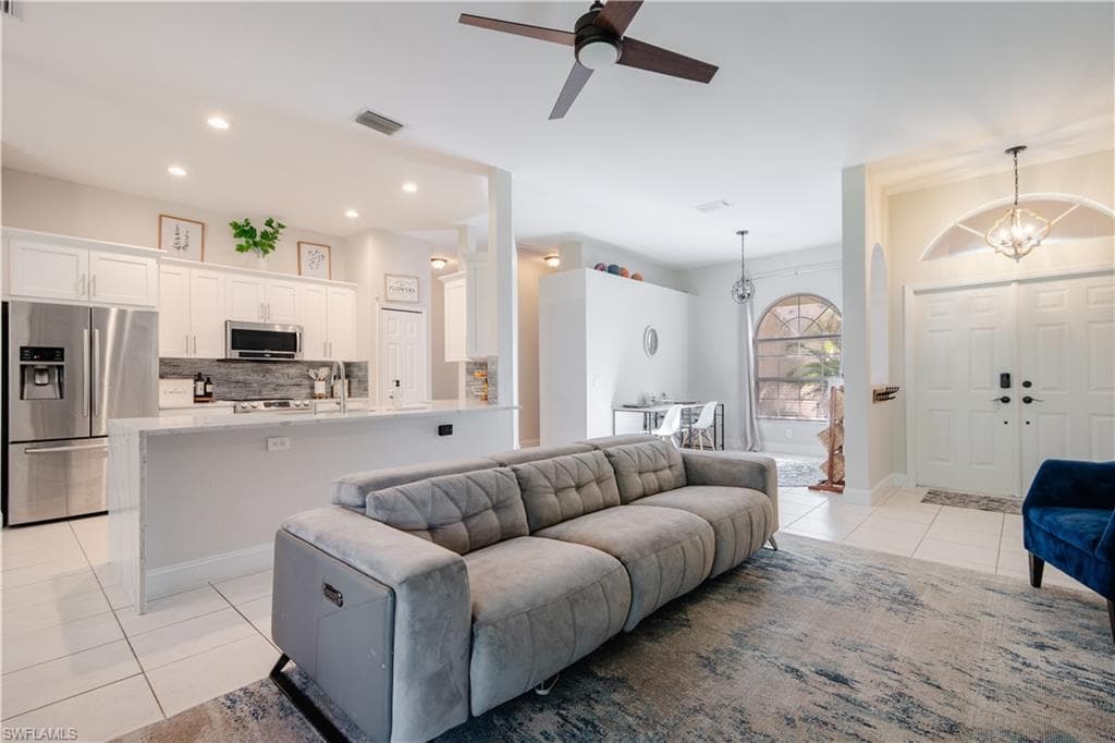 701 Grove DR NAPLES, FL 34120