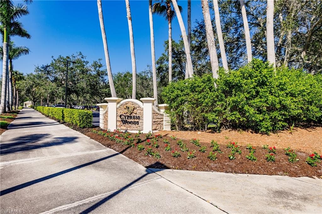 2915 Cypress Trace CIR 103 NAPLES, FL 34119
