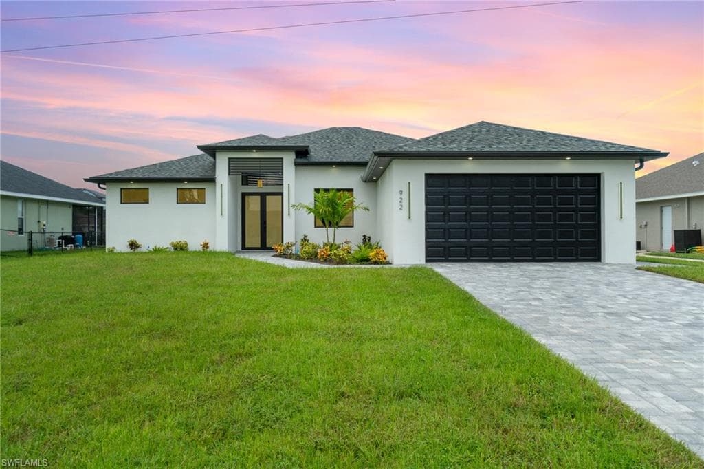 922 SW 8th PL CAPE CORAL, FL 33991
