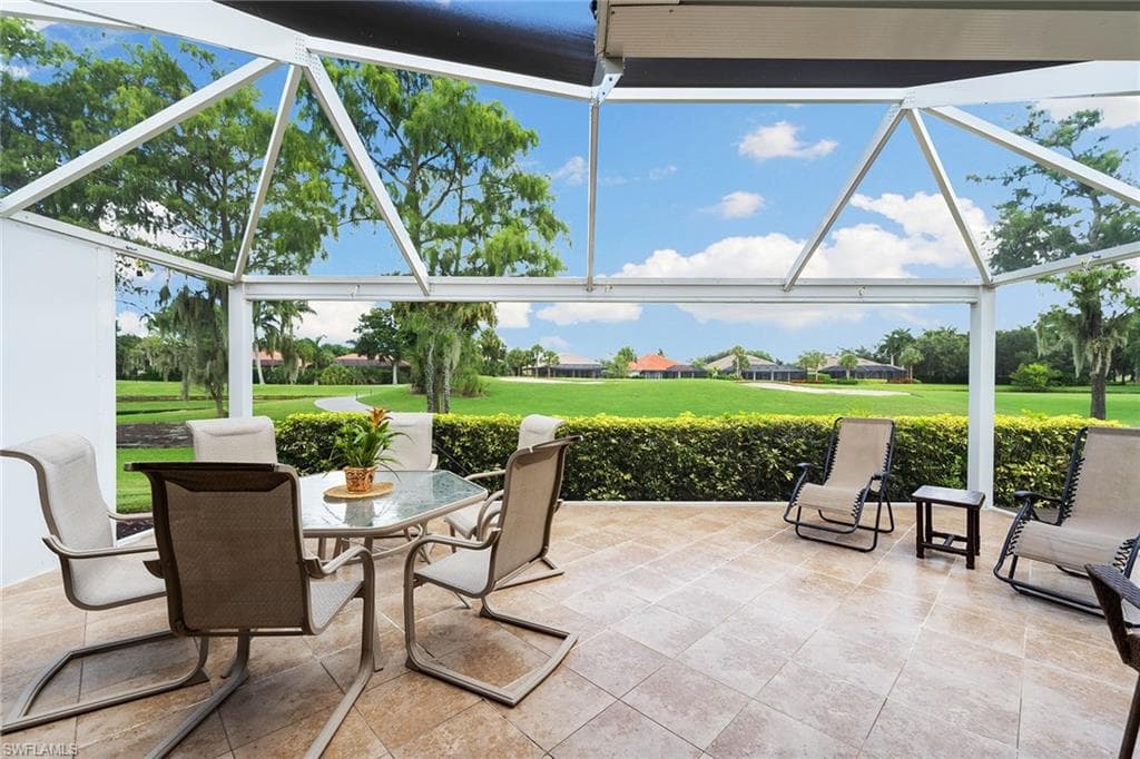 8582 Mustang DR NAPLES, FL 34113
