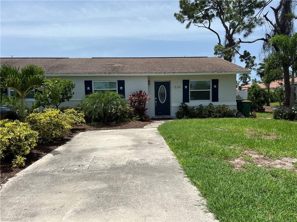 534 101st AVE N NAPLES, FL 34108