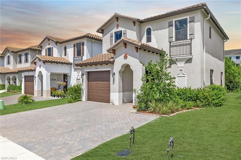 9003 Madrid CIR NAPLES, FL 34104