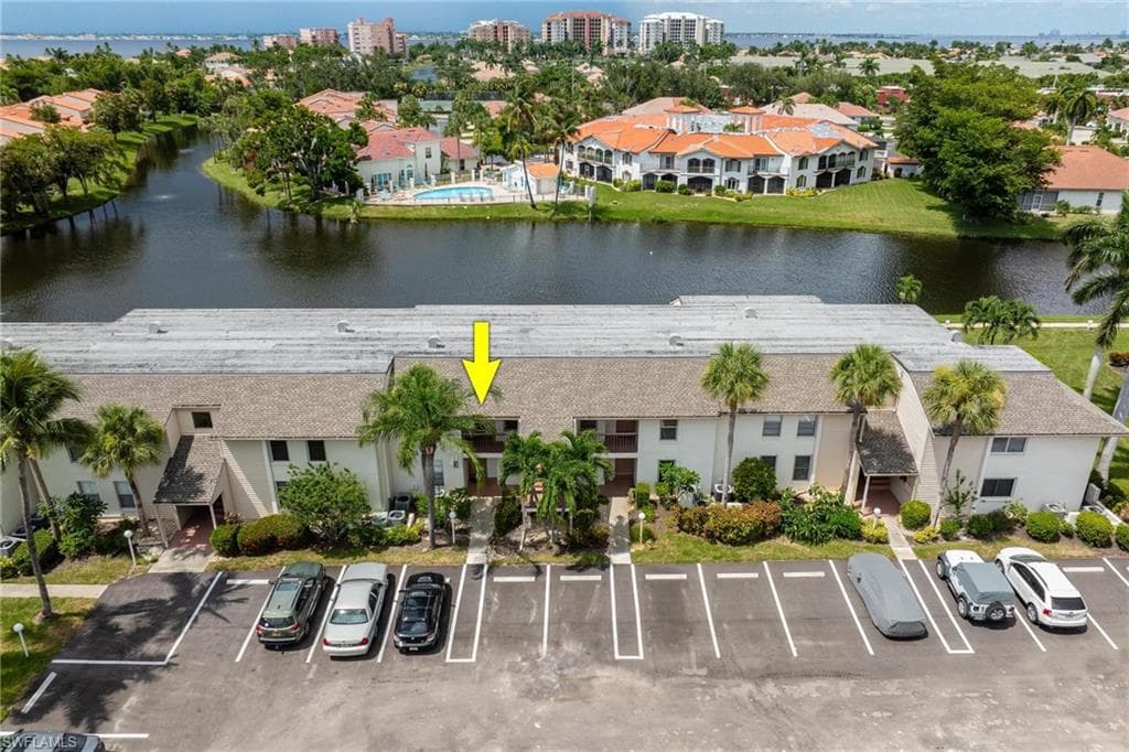 5471 Peppertree DR 8 FORT MYERS, FL 33908