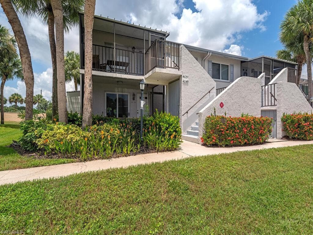 4049 Northlight DR 1815 NAPLES, FL 34112