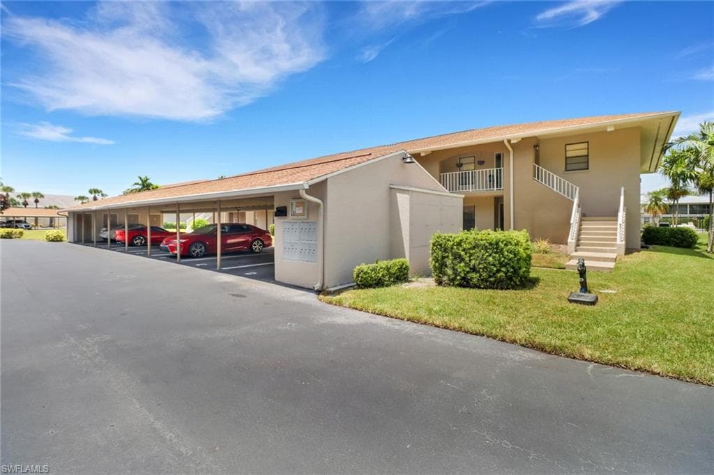 135 Cypress WAY E D NAPLES, FL 34110