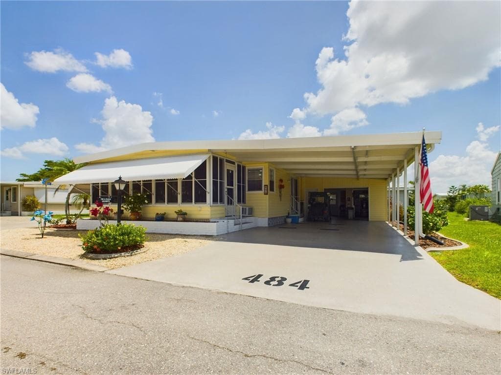 484 Nicklaus BLVD NORTH FORT MYERS, FL 33903