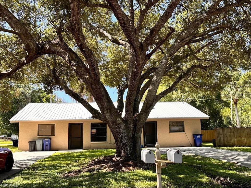 16363 Teresa LN NORTH FORT MYERS, FL 33917