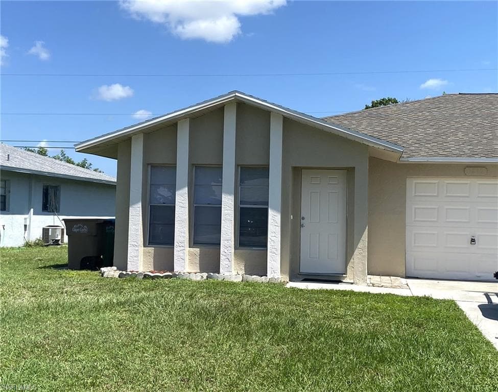 1215 NE 8th ST CAPE CORAL, FL 33909