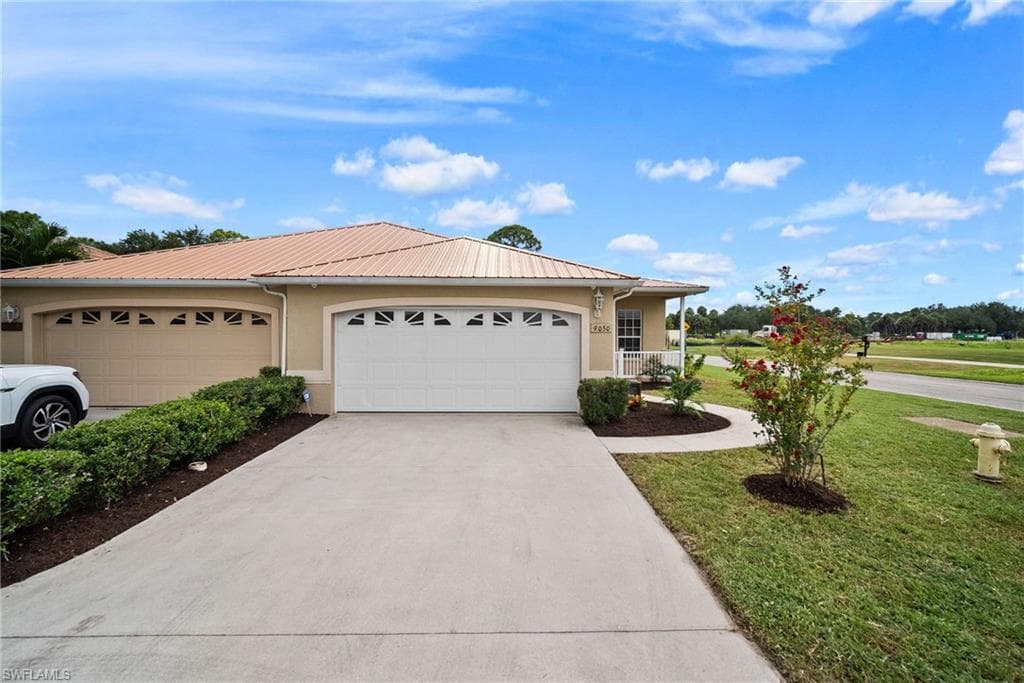9050 Leatherwood LOOP LEHIGH ACRES, FL 33936