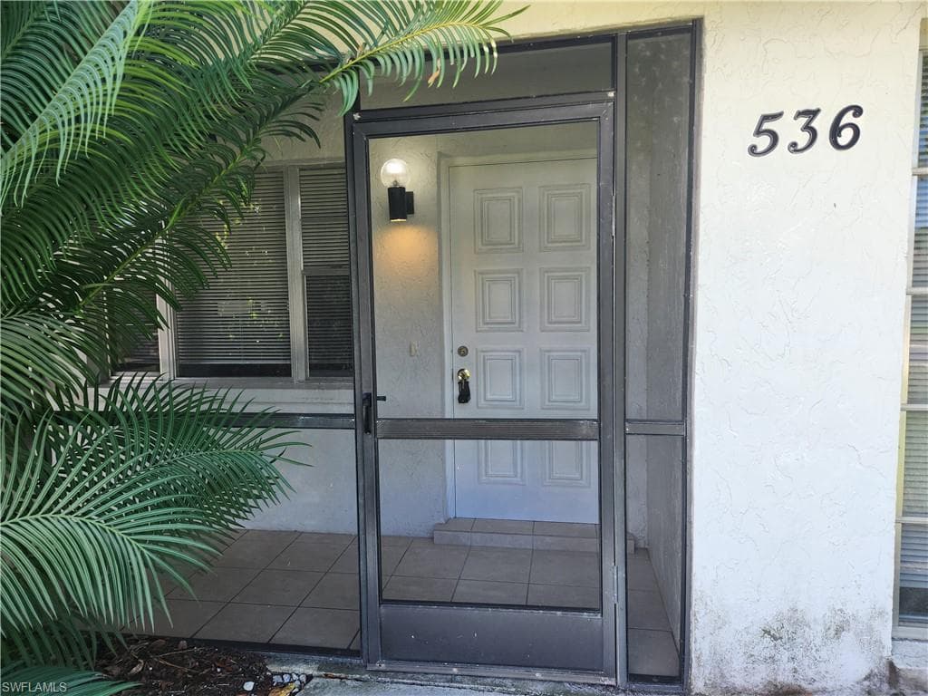 536 99th AVE N NAPLES, FL 34108