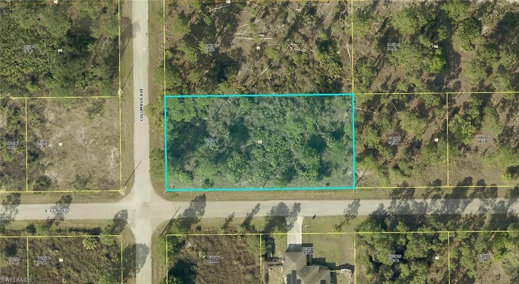 1300 Columbus AVE LEHIGH ACRES, FL 33972