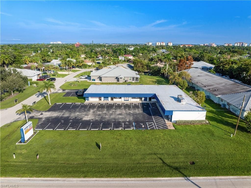 15630 McGregor BLVD FORT MYERS, FL 33908