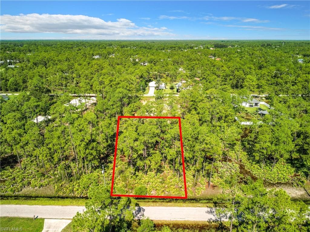 911 Grant AVE LEHIGH ACRES, FL 33972