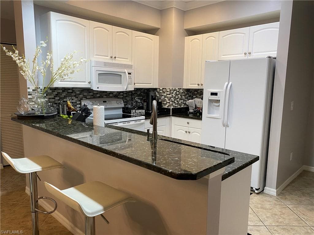 1107 Winding Pines CIR 204 CAPE CORAL, FL 33909