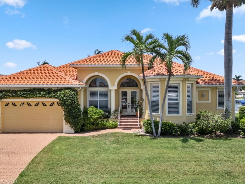 863 Banyan CT MARCO ISLAND, FL 34145