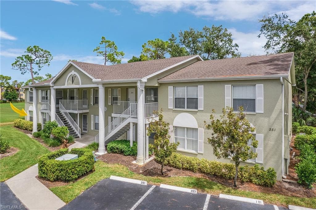 251 Quail Forest BLVD 104 NAPLES, FL 34105