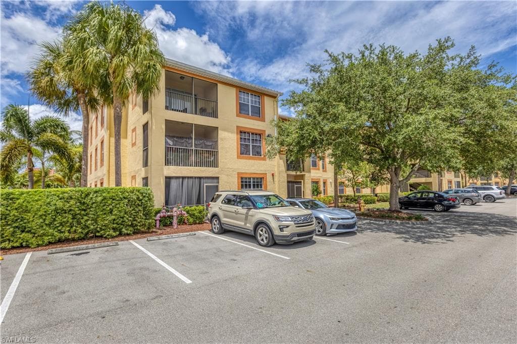 7985 Preserve CIR 1135 NAPLES, FL 34119