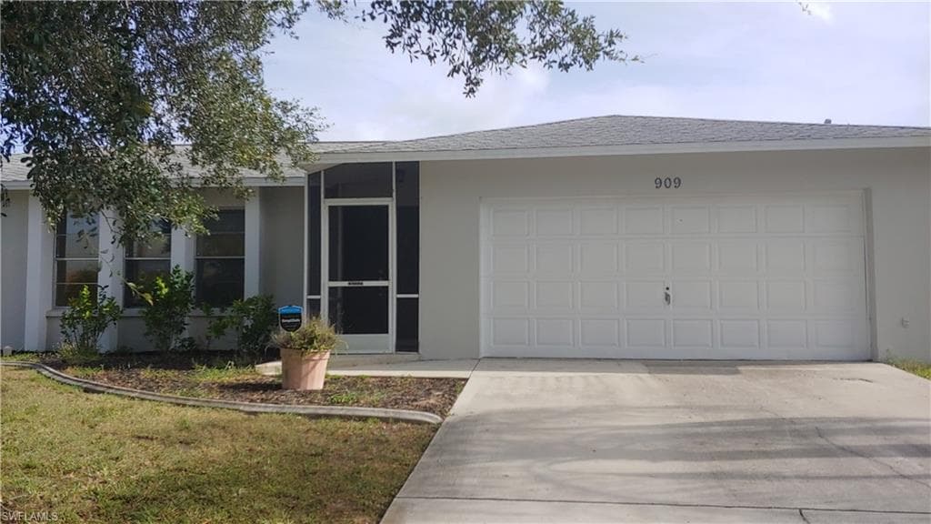 909 SE 27th TER CAPE CORAL, FL 33904