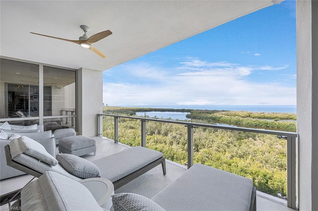 6897 Grenadier BLVD 1002 NAPLES, FL 34108