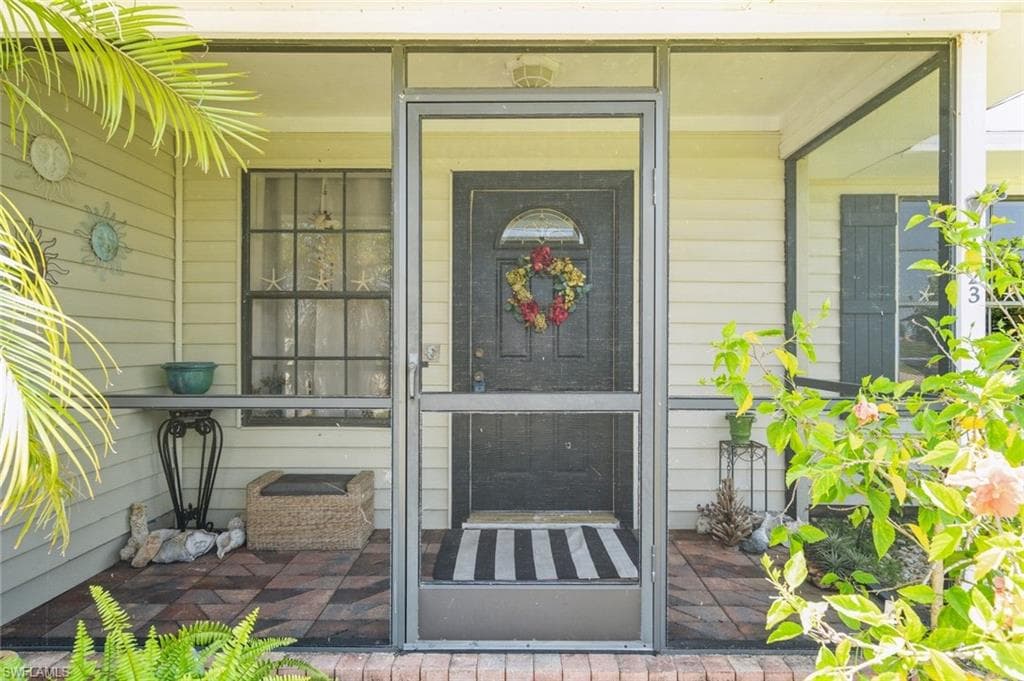 1023 NW 1st AVE CAPE CORAL, FL 33993