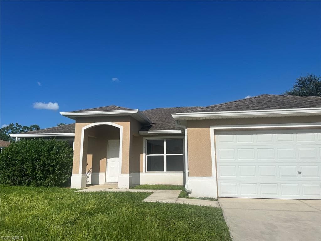 1820 Ridgemoor ST LEHIGH ACRES, FL 33972