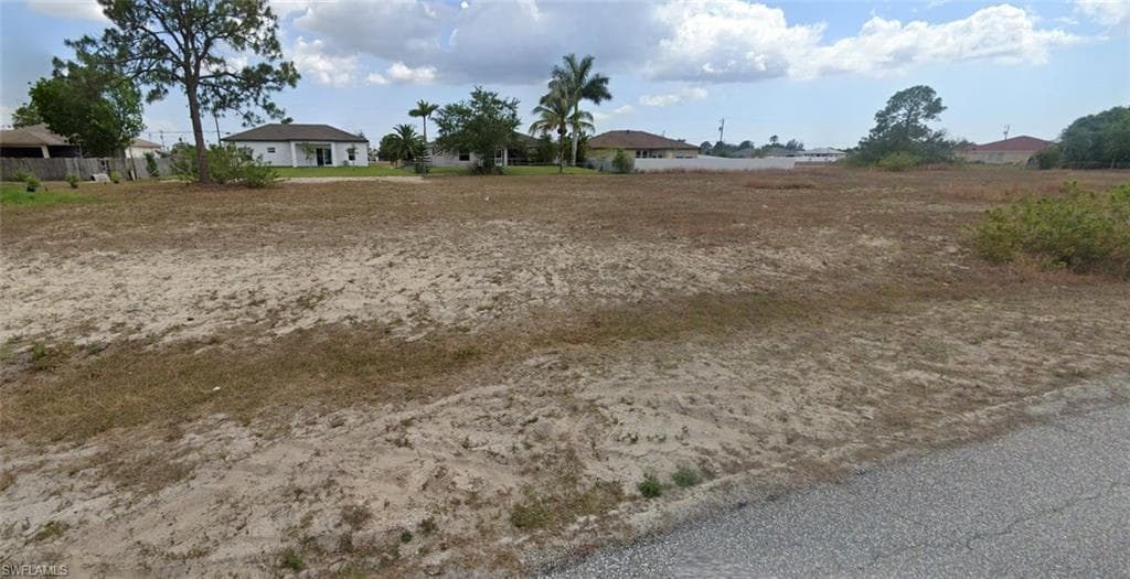 1624 17th ST CAPE CORAL, FL 33993