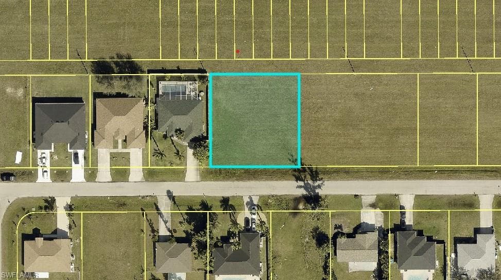 1933 NE 15th LN CAPE CORAL, FL 33909