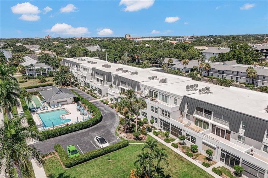 4200 Belair LN #105 NAPLES, FL 34103