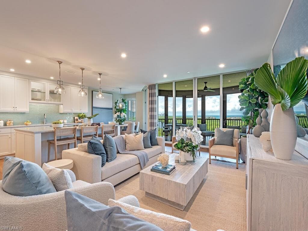 8990 Bay Colony DR 902 NAPLES, FL 34108