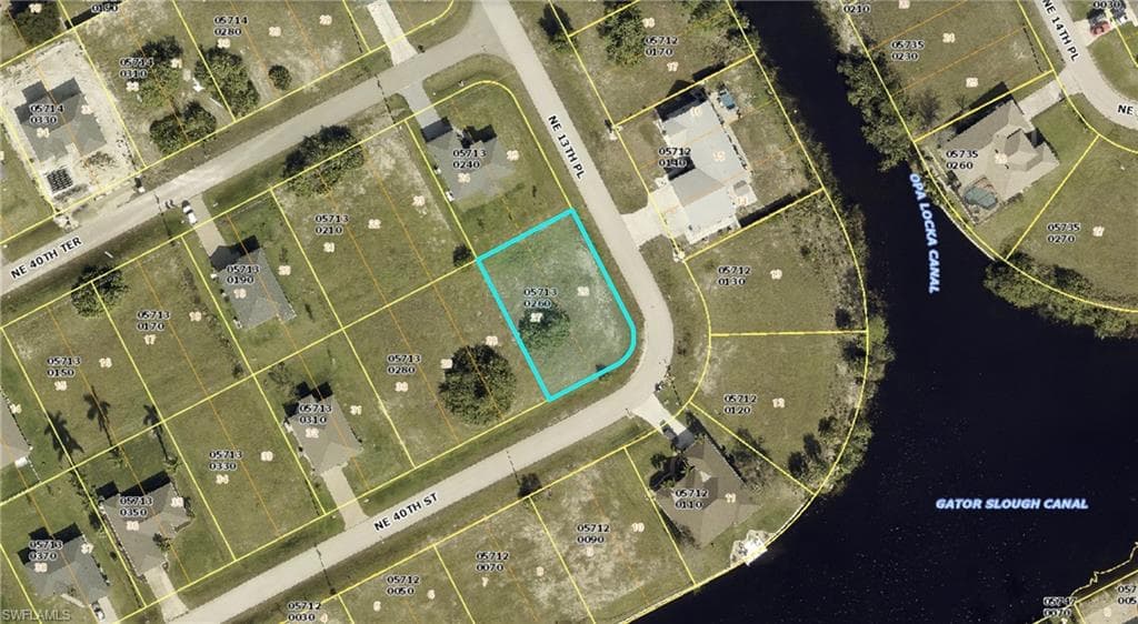 1261 NE 40th ST CAPE CORAL, FL 33909
