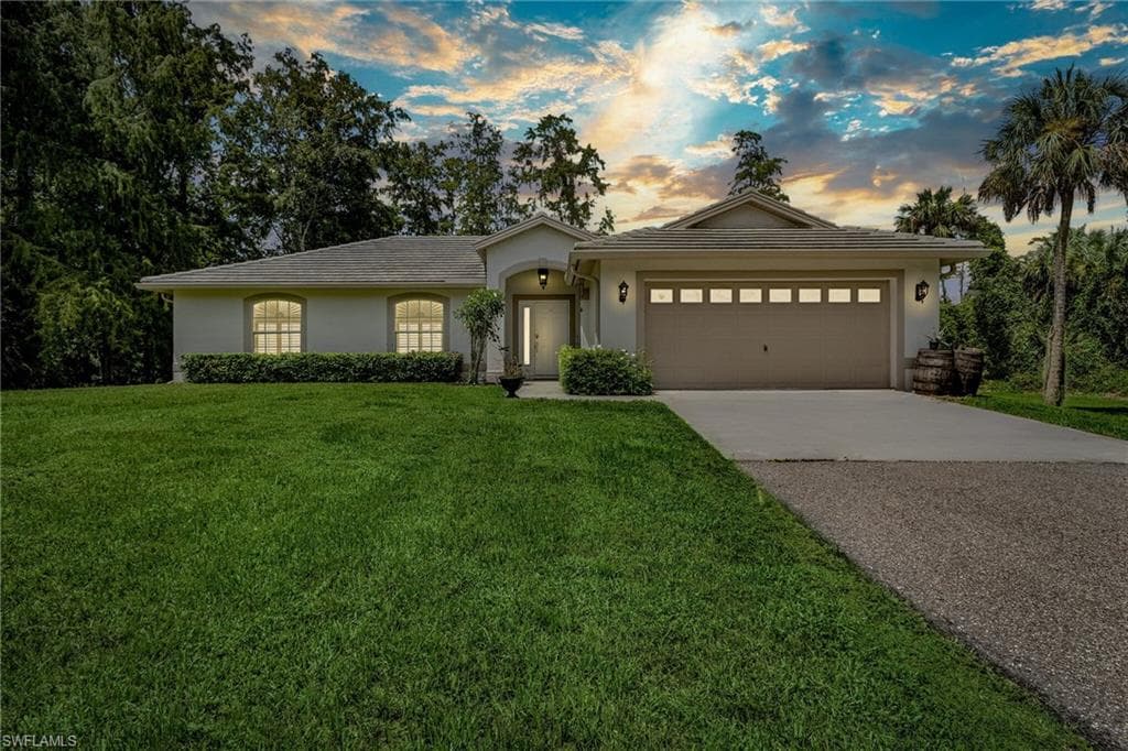 471 10th AVE NW NAPLES, FL 34120