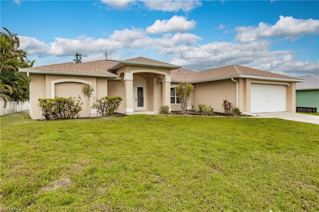 3320 SW 8th CT CAPE CORAL, FL 33914