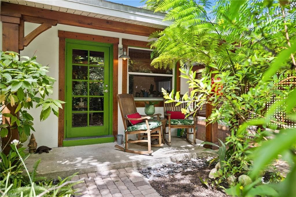 1257 11th ST N NAPLES, FL 34102