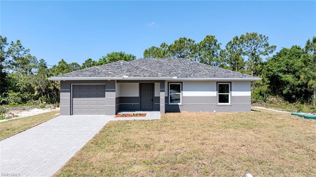 809 Bently ST E LEHIGH ACRES, FL 33974