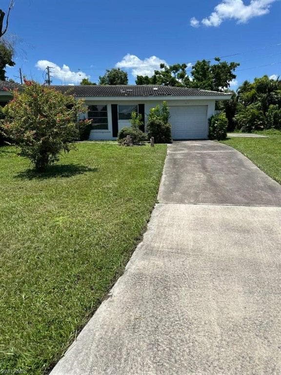 1611 Manor AVE FORT MYERS, FL 33901