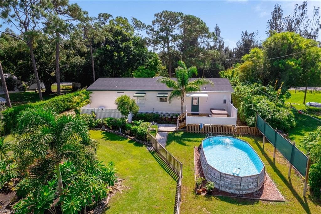 8142 Breeze DR NORTH FORT MYERS, FL 33917