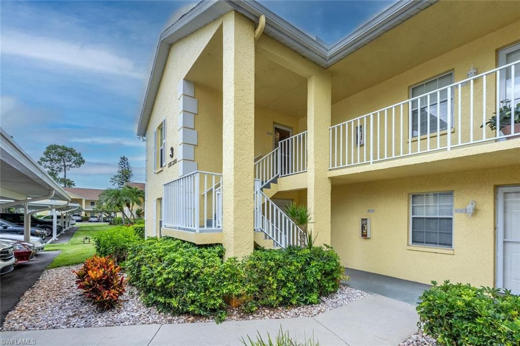 2584 Kings Lake BLVD 3-201 NAPLES, FL 34112