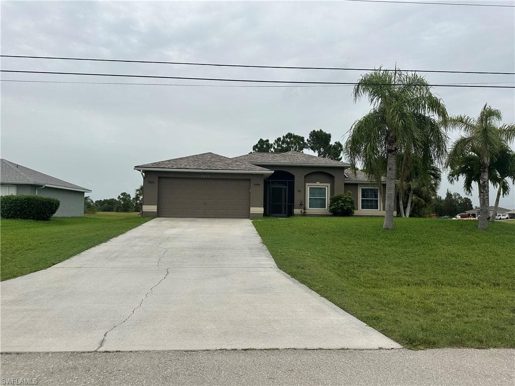 1811 NE 38th TER CAPE CORAL, FL 33909
