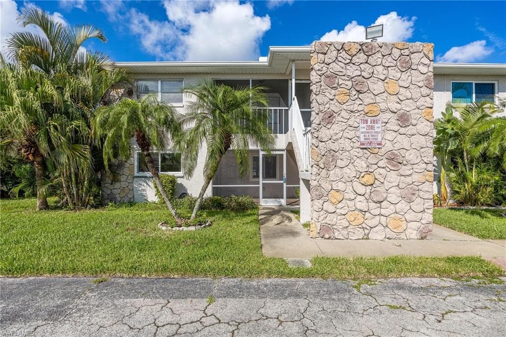2504 SE 16th PL 101 CAPE CORAL, FL 33904