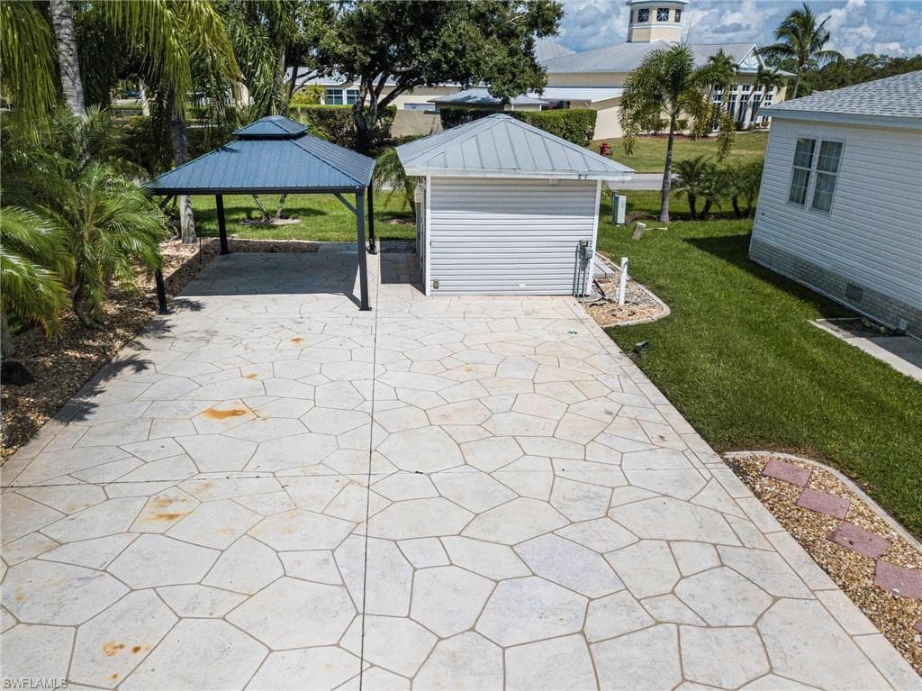 10054 Parkwood DR FORT MYERS, FL 33905