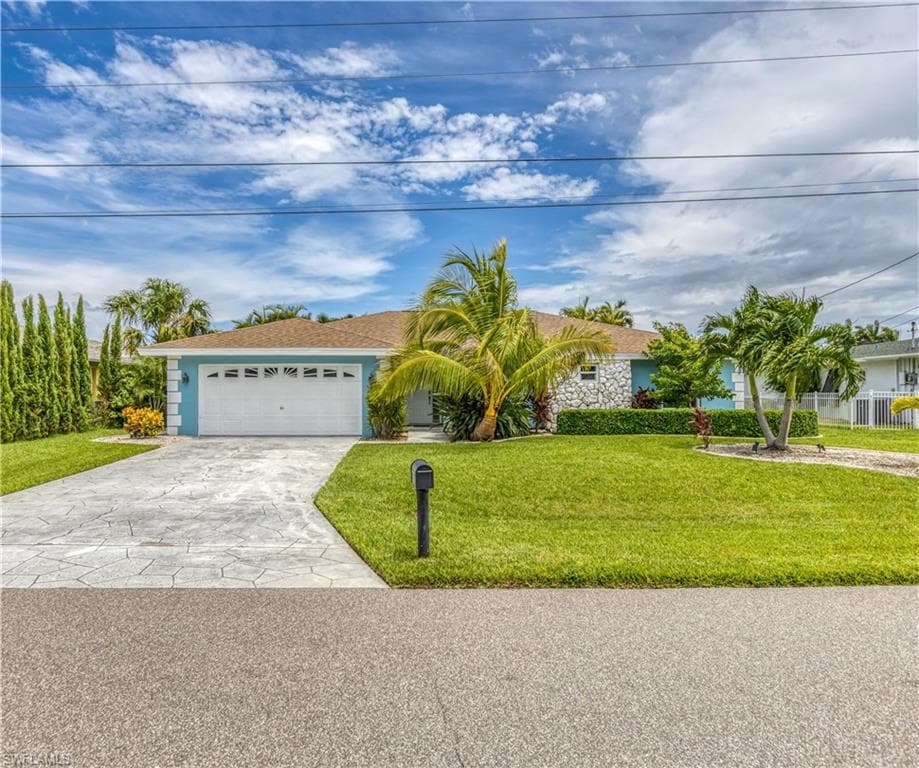 4113 SE 9th CT CAPE CORAL, FL 33904