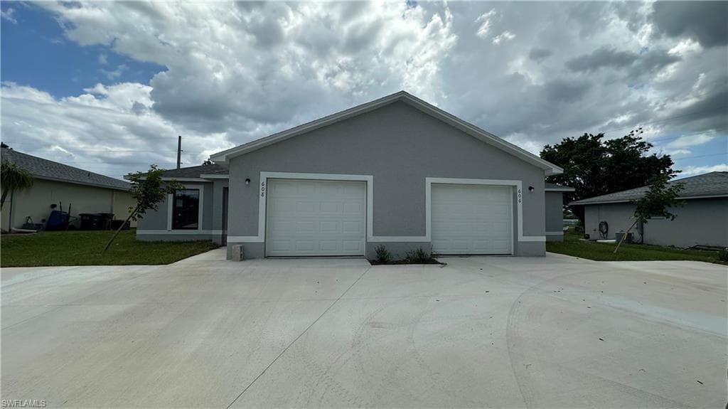 606 SE 8th ST CAPE CORAL, FL 33990