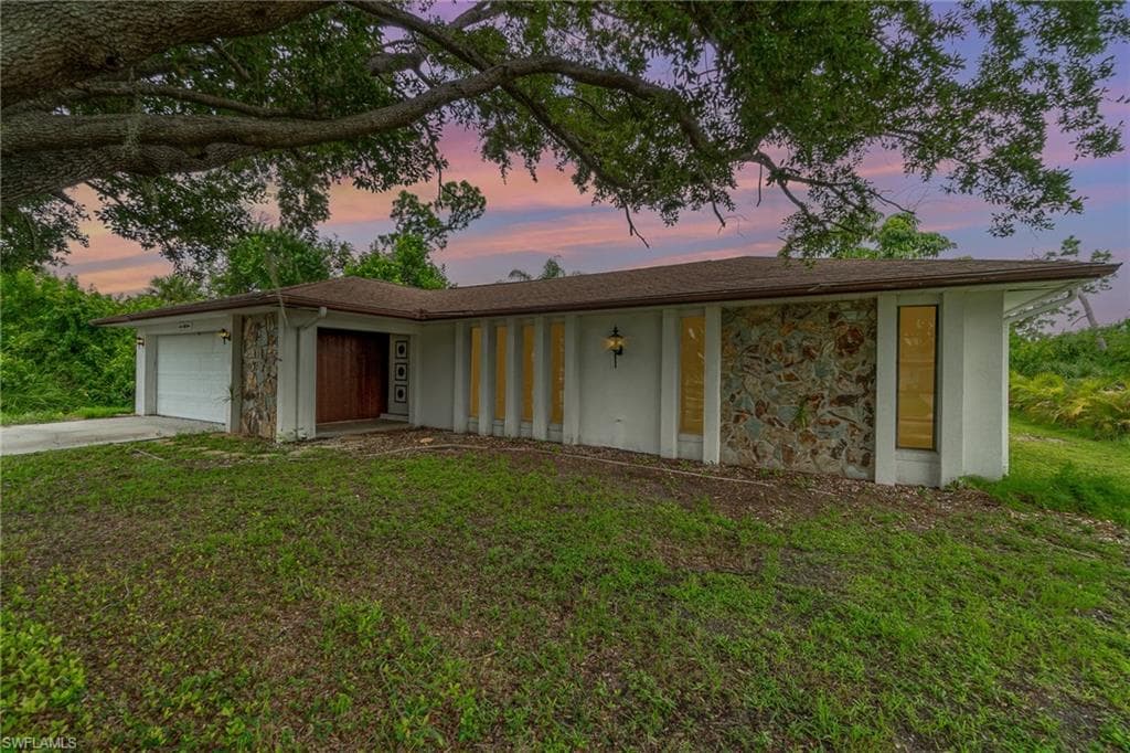 551 Azalea AVE NW PORT CHARLOTTE, FL 33952